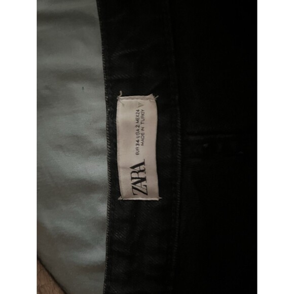 Zara Women's Straight Leg Jeans Size 2 Black Frayed Hem And Holes Distressed - Picture 2 of 9